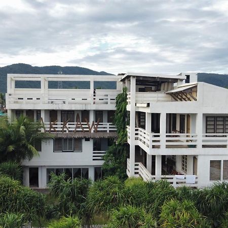 Akkaw Baler Hometel ภายนอก รูปภาพ