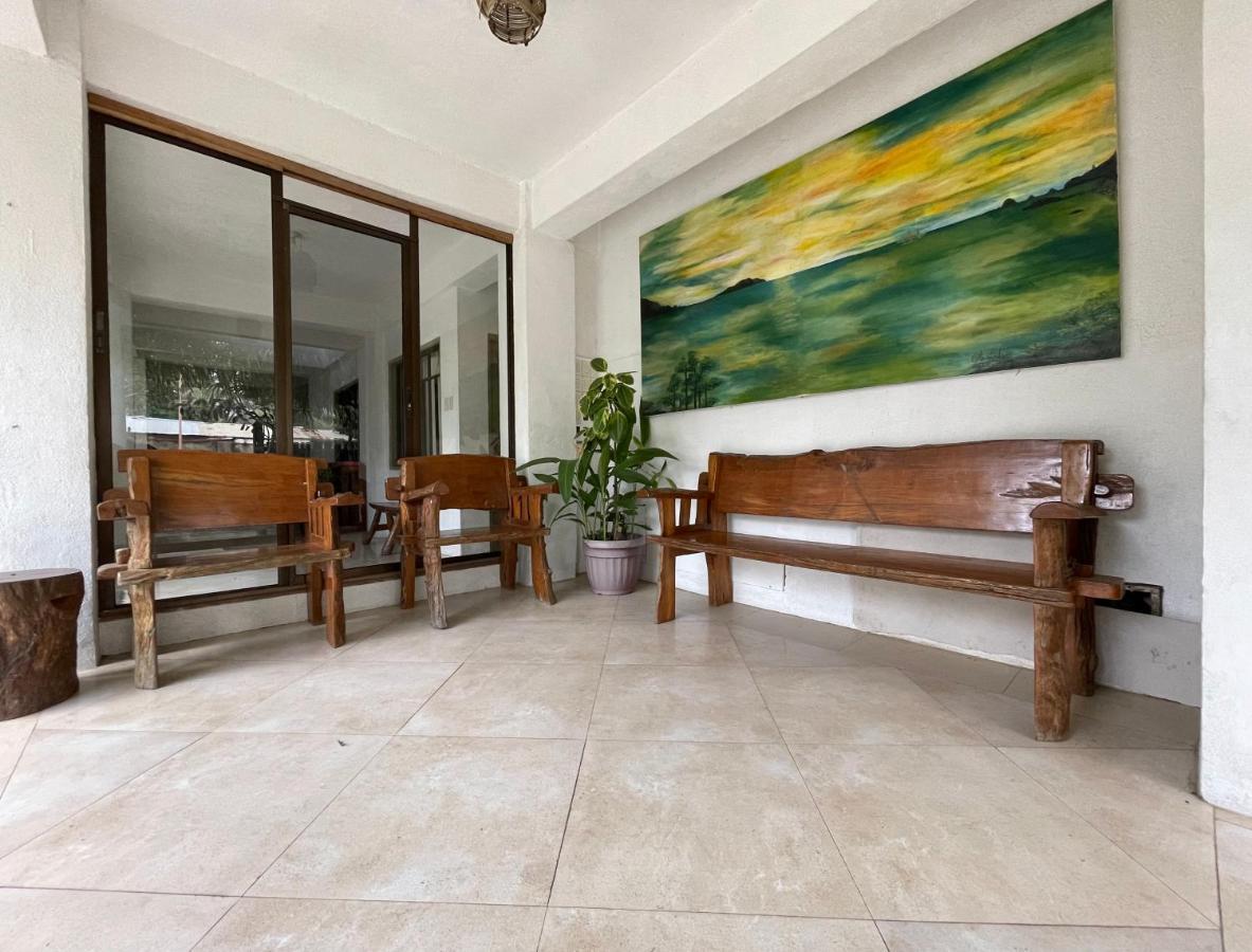 Akkaw Baler Hometel ภายนอก รูปภาพ