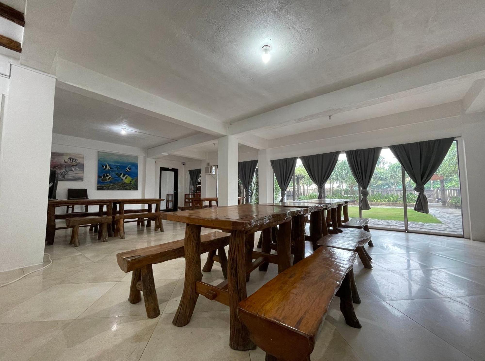 Akkaw Baler Hometel ภายนอก รูปภาพ